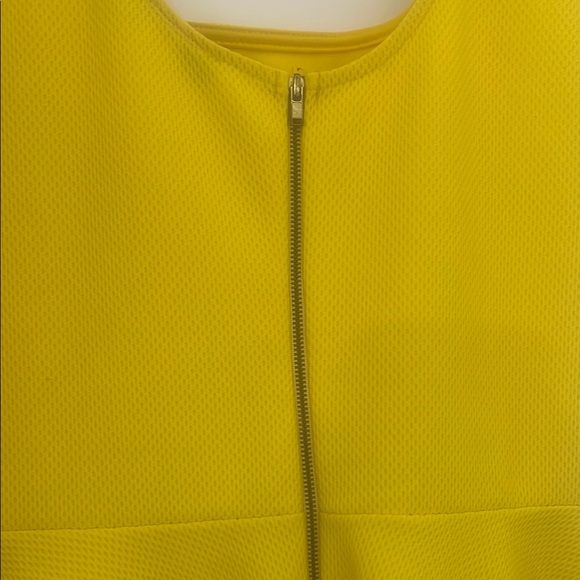 Casual Yellow Sleeveless Dress - Picture 5 of 6